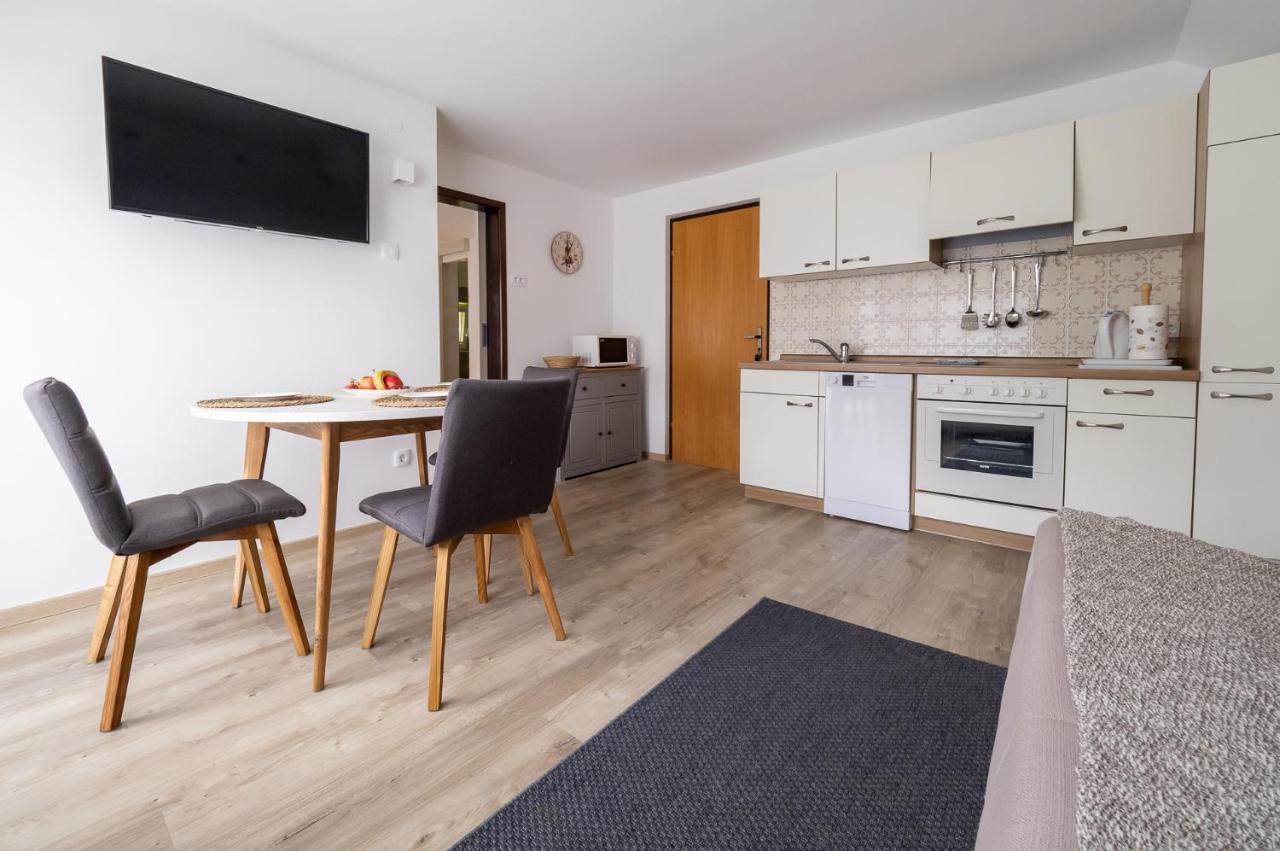 Apartment Sporar ボーヒニ エクステリア 写真